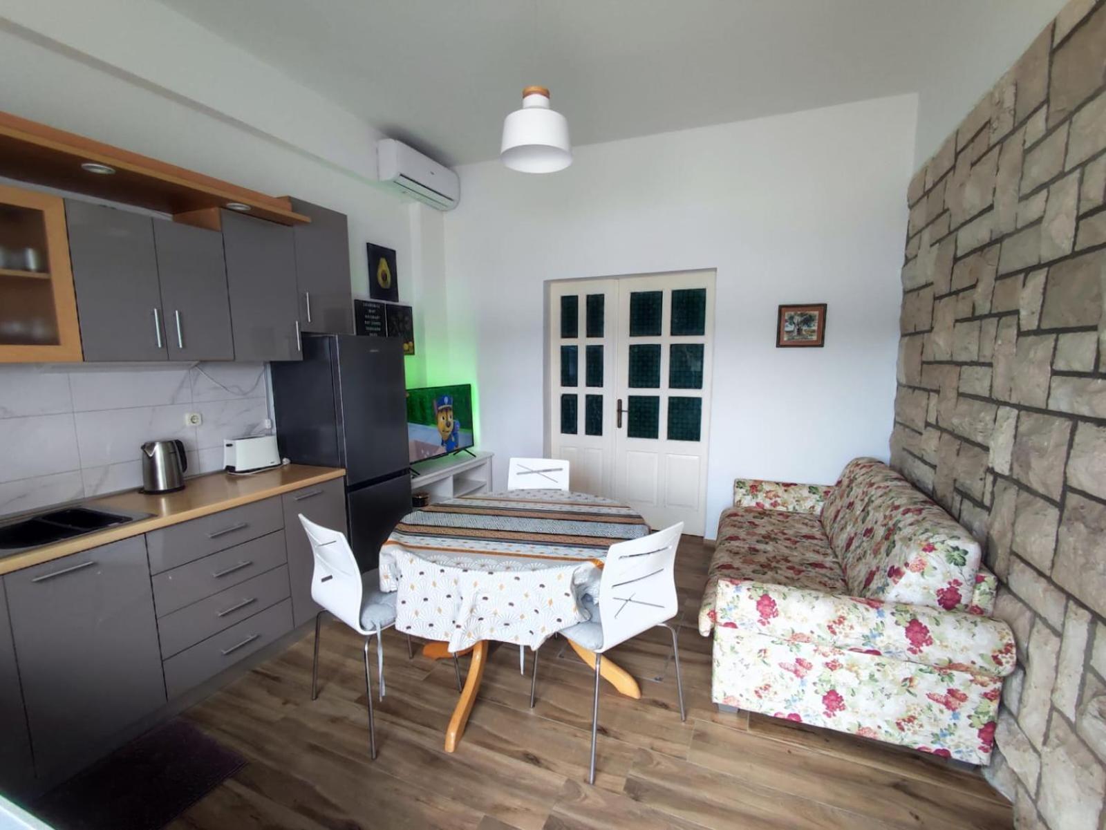 Apartment Mareta In Вигани Екстериор снимка