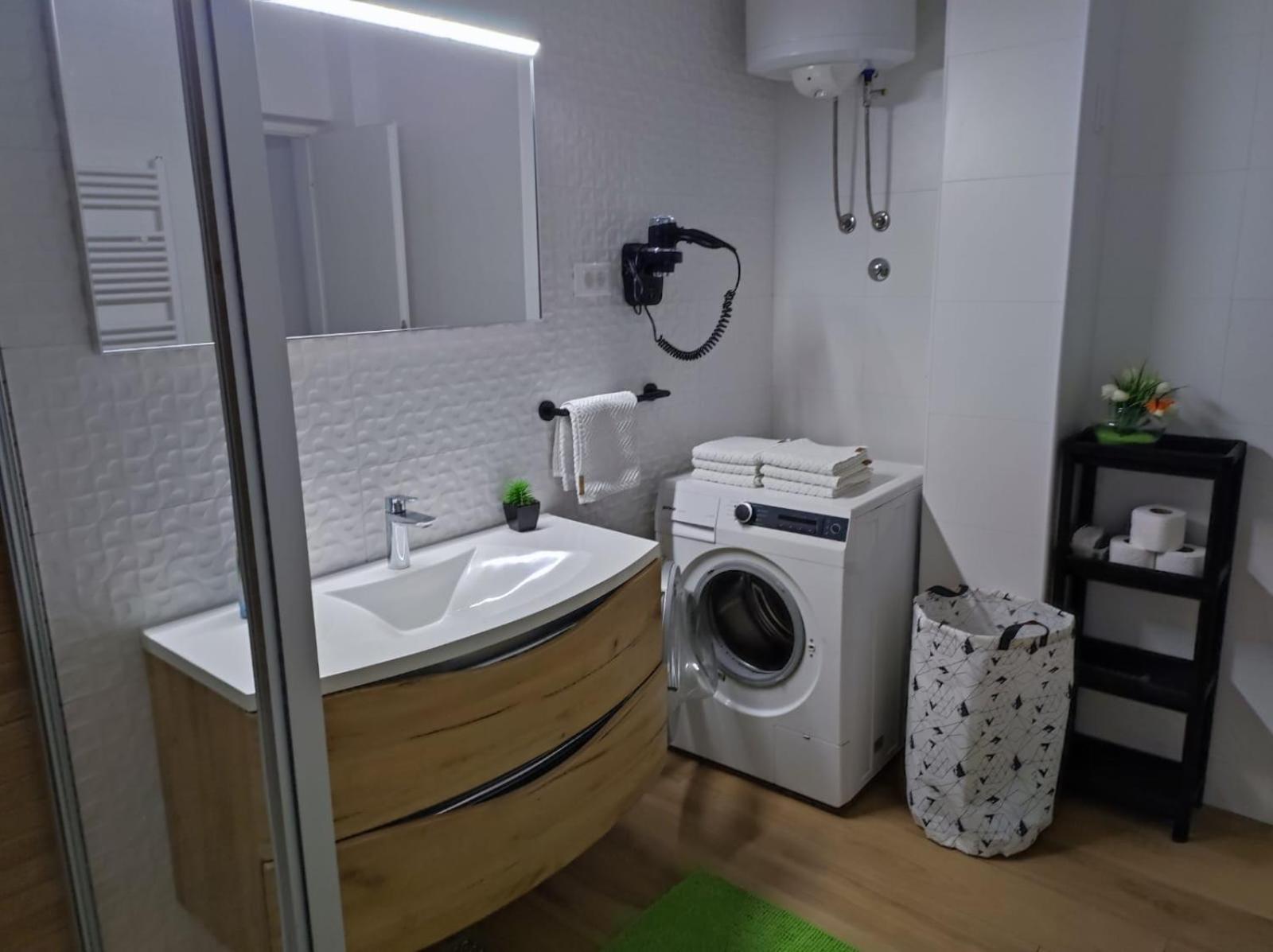 Apartment Mareta In Вигани Екстериор снимка